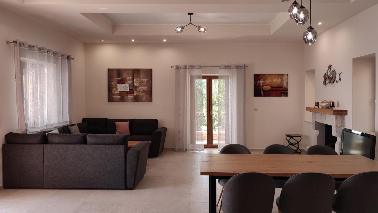 Olive Stonehouses - Alkistis Kalamáta Buitenkant foto